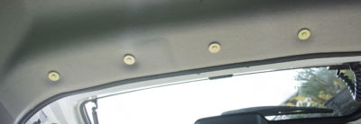 Montage magnétique d'un toit de véhicule
