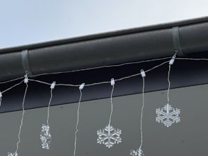 IMG 8007 300x225 - Fixation magnétique pour décorations de Noël à l'extérieur