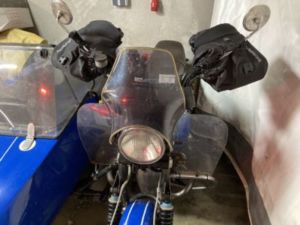 103 300x225 - Fixation magnétique pour gants thermiques de moto