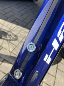 70 225x300 - Support de cadenas magnétique pour vélo