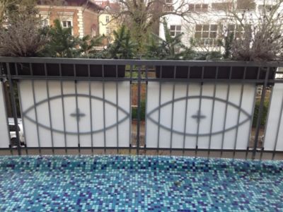 Aimants étanches pour un écran de confidentialité au balcon