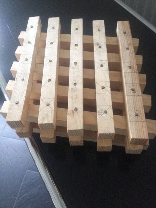Construction d’un modèle d’une pile de bois à croix magnétique