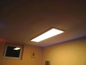 601 300x225 - Panneau LED fixé magnétiquement au plafond